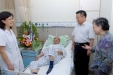 端午节卫生厅领导慰问心连心病房的四川伤员和医护人员组图（05）