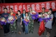 第一批赴四川抗震救灾医疗队队员与家人集体合影