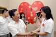 山东省民政厅副厅长兼省慈善总会副会长李玉亮同志与省千佛山医院袭燕院长亲切交谈