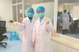 前线快报：上百支干扰素掰到手疼！DIY系带外科口罩