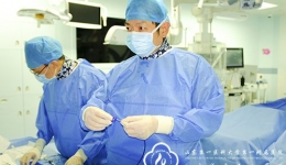 告别“铁石心肠”：华东地区首例可降解卵圆孔未闭封堵器植入在山一大一附院成功开展