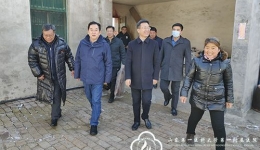 医院党委副书记刘亚民率队赴梁山开展“迎新年 送温暖”活动并慰问省派第一书记