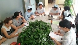 小儿外科及儿科输液室举办人文护理讨论会