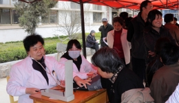 山东省千佛山医院50年院庆惠民医疗组赴定陶县人民医院进行大型义诊暨学术讲座活动