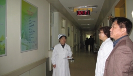 “优质护理服务示范“活动专题查房