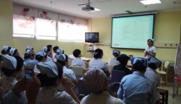 门急诊护理系统举办优质护理经验交流会