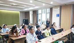 眼科屈光门诊举办近视防控宣讲会