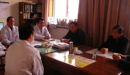 孙洪军院长近日到保健科检查指导工作