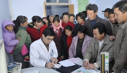“温总理视察千医一周年”之赴莱芜市医疗志愿服务及走访患者活动组图六