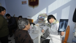 “温总理视察千医一周年”之赴莱芜市医疗志愿服务及走访患者活动组图七