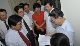 卫生部黄洁夫副部长来我院视察组图六