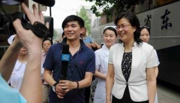 2008年6月10日我院有11名伤员痊愈出院组图（09）