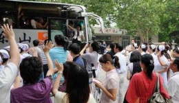 2008年6月10日我院有11名伤员痊愈出院组图（07）