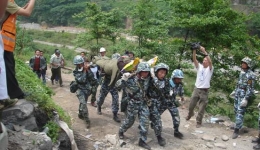 我院赴川青年志愿者医疗救缓队绵竹组图į五)