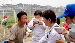 来自青年志愿者医疗队第二批组图癦)
