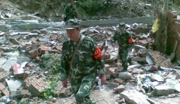 行走在平武的山路上
