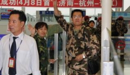 我院青年志愿者赴川抗震救灾组图（15）