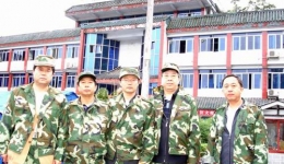 我院第一批赴川医疗救援队抗震救灾组图（01）