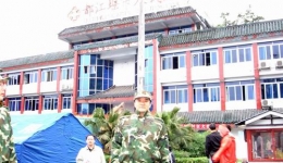 我院第一批赴川医疗救援队抗震救灾组图（12）
