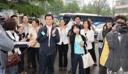 我院青年志愿者赴川抗震救灾组图（03）