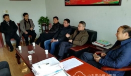 刘效良副院长一行到伯乐集镇“省派第一书记”帮扶村慰问贫困群众