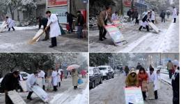 瑞雪降吉兆 清晨除雪忙（组图一）