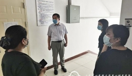 医院党委副书记刘亚民走访巡查学生宿舍
