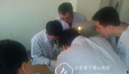 神经外科临床技能培训中心初步建成并完成首例小鼠血管吻合