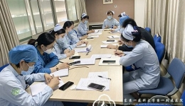 护理部质量安全管理委员会召开小组会议