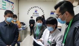 纪委书记贺丽萍带队检查工地、物业等外包单位疫情防控工作