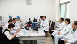 院领导赴胸外科及重症医学科调研