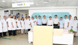 满足患者一站式就诊需求，省内首家“神经医学中心”门诊今日在医院开诊