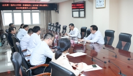 医院召开党外人士座谈会