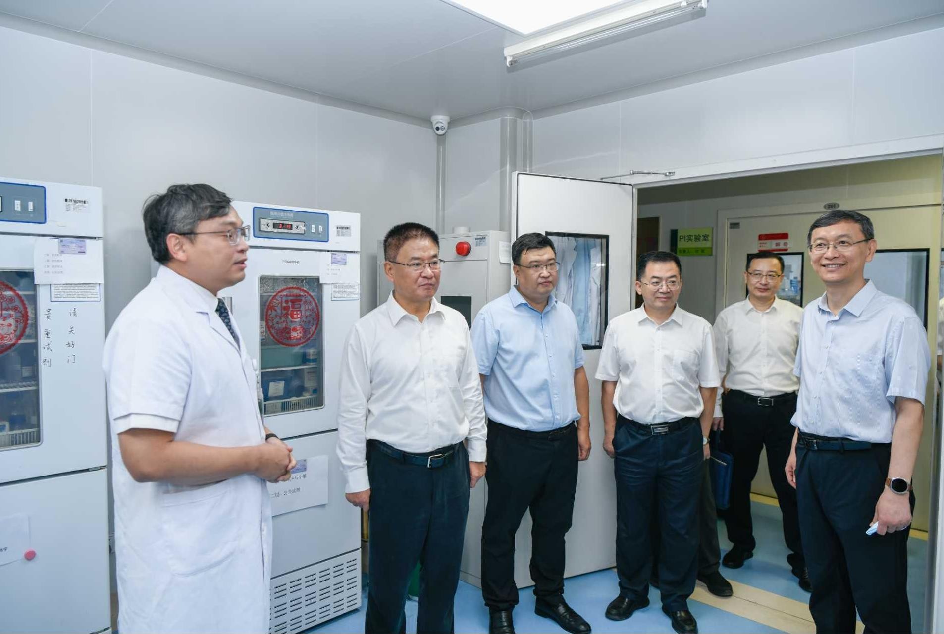 省科技厅孙海生一行来医院调研指导工作