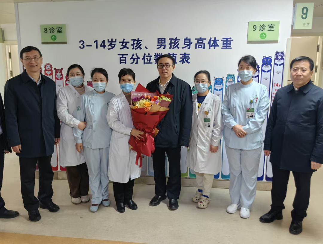 校（院）长陆林到第一附属医院看望慰问一线医护员工