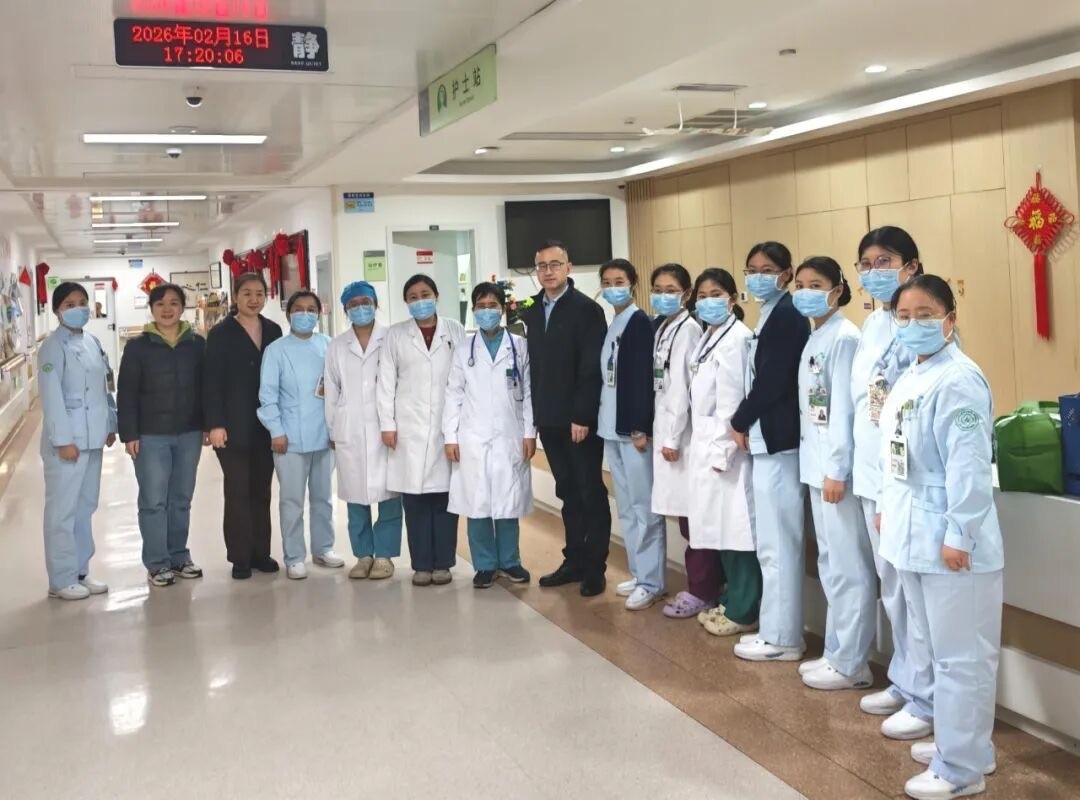 守护生命不断线，危重抢救显担当